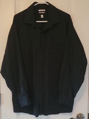 Van Heusen Black Long-Sleeve Dress Shirt